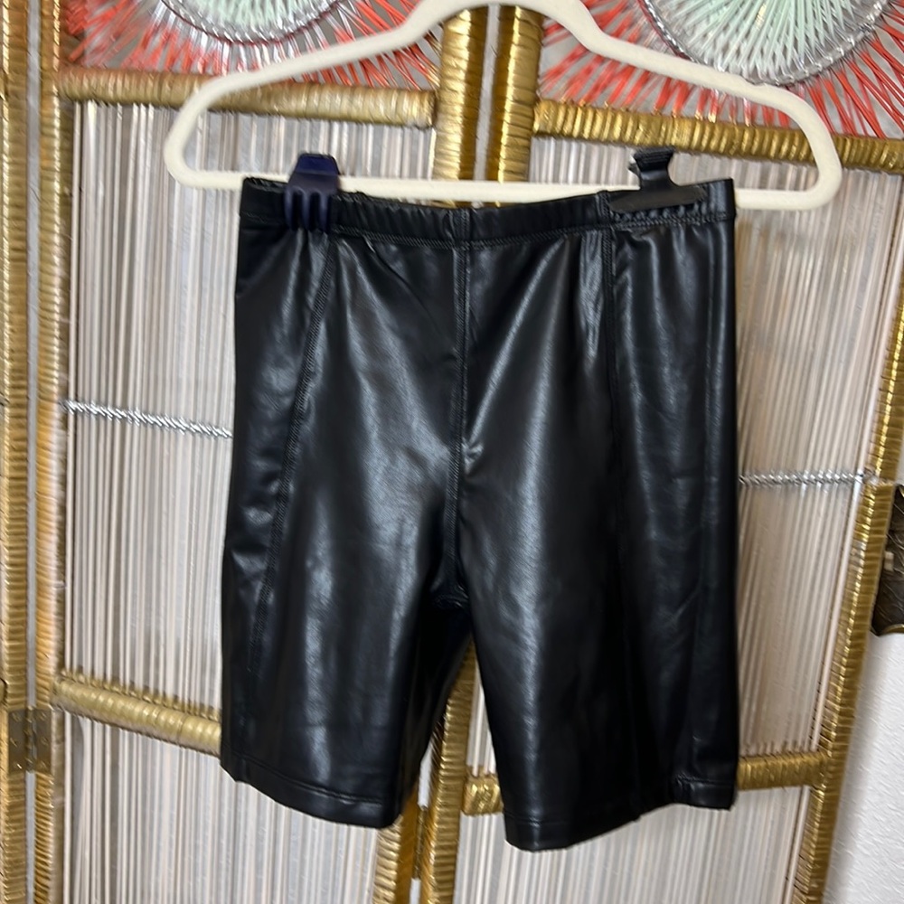 NIA vegan leather bike shorts size M